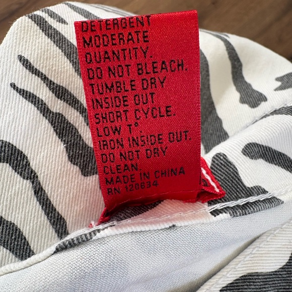 V Cristina Black and White Zebra-Print Straight Jeans - Picture 11 of 12